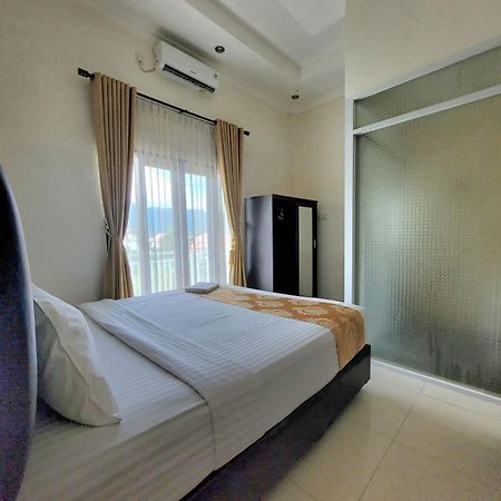 Mahakam Guest House Padang  Room photo